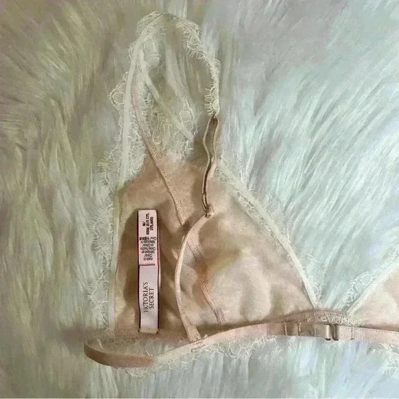 Victoria's Secret Delicate Eyelash Lace Bralette Medium - Picture 5 of 7